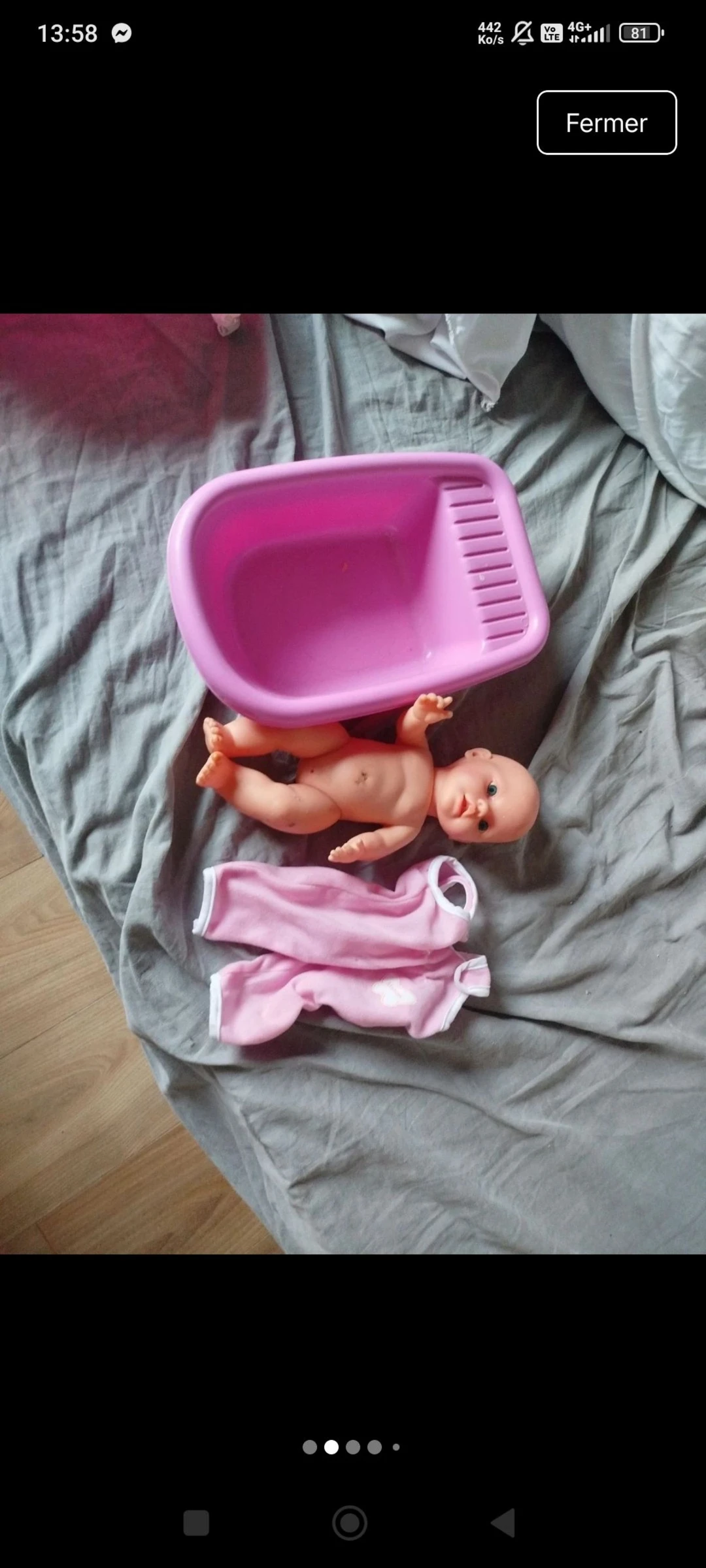 Poupée et sa baignoire 